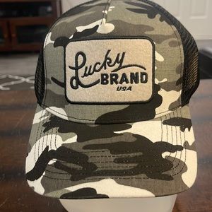 Lucky brand camo trucker cap NWT